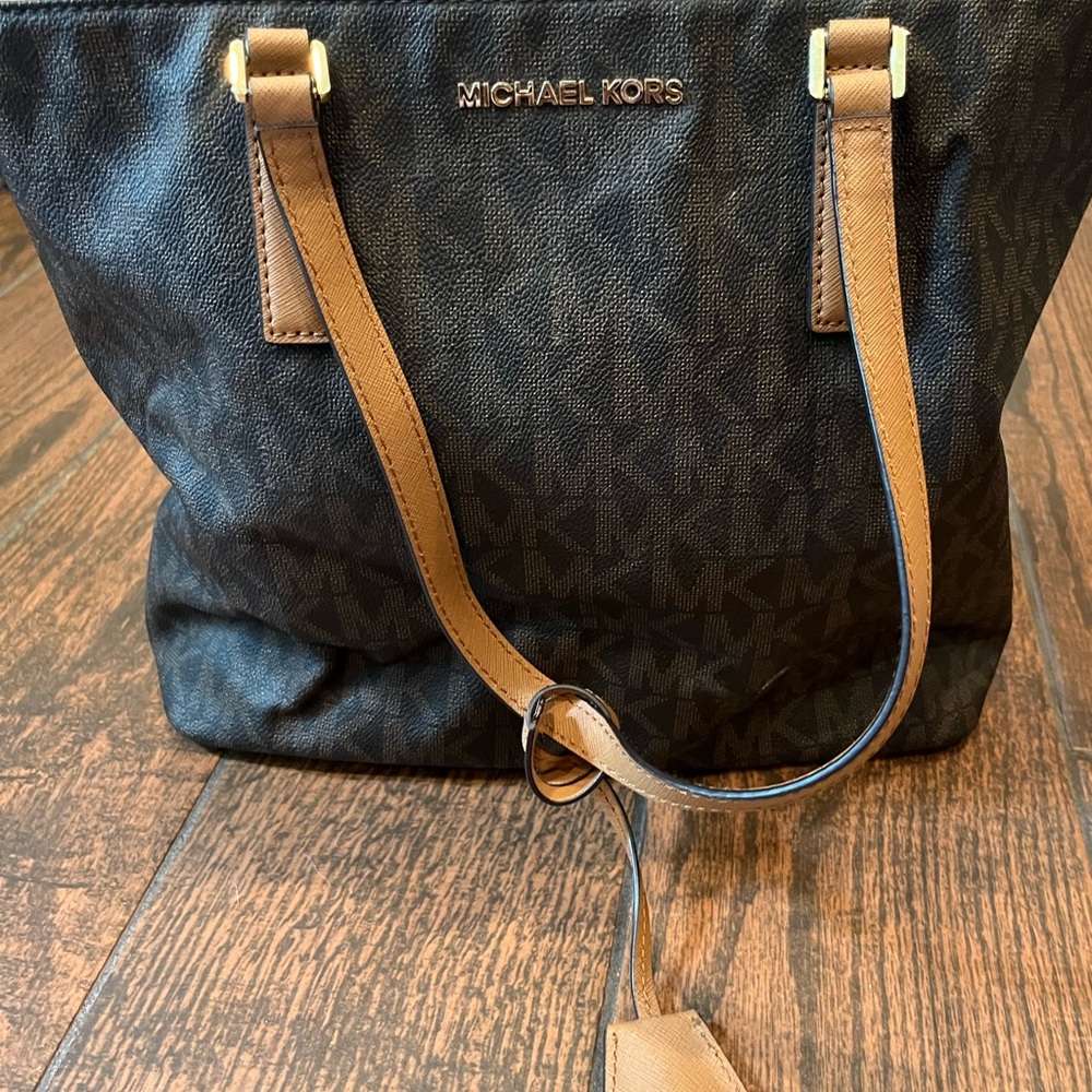 Michael kors shoulder bag